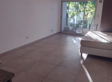 Departamento · 30m² · 1 Ambiente · Monoambiente Al Fte con Balcon en Banfield - 30 m²