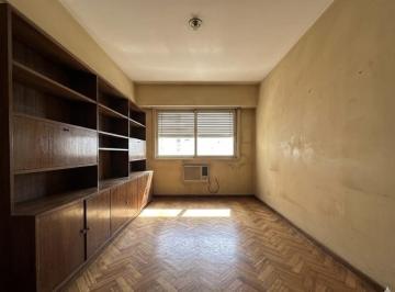 Departamento · 47m² · 2 Ambientes · 1 Cochera · Amplio Dos Ambientes Luminoso con Cochera
