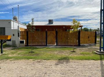 Casa · 44m² · 3 Ambientes · 1 Cochera · Casa en Alquiler en Stefenelli General Roca