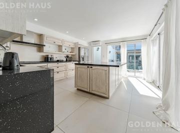 Casa · 375m² · 6 Ambientes · 2 Cocheras · Casa en Villa Luro