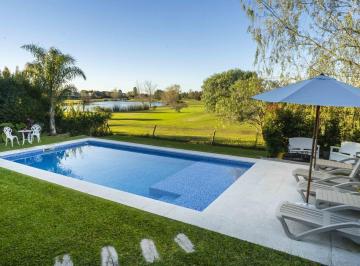 Casa · 255m² · 4 Ambientes · 6 Cocheras · Casa en Venta, 3 Dorm. en Benavidez