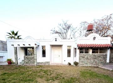 Casa · 6 Ambientes · 2 Cocheras · Casa en Barrio Cerrado Chacras de Coria