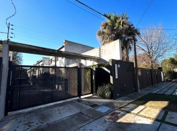Casa · 78m² · 4 Ambientes · 1 Cochera · Venta Casa Dúplex de 2 Dorm. en Fisherton