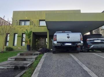 Casa · 220m² · 5 Ambientes · Venta Casa 4d en Alto Verde - Yerba Buena