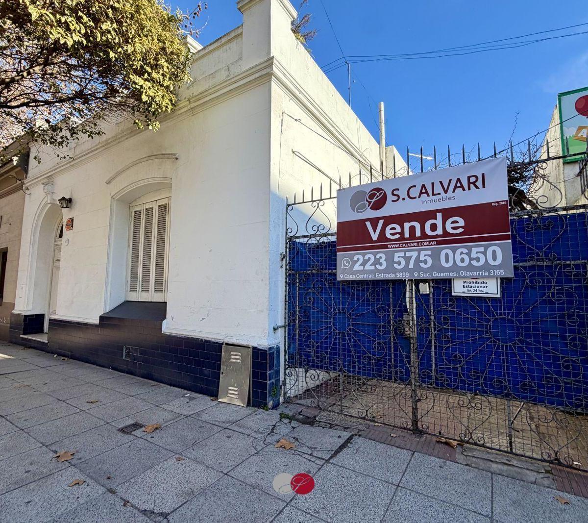 Casa 4 amb, 206m² en La Perla, apta crédito y para construcción