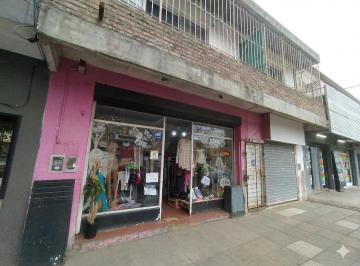 Casa · 250m² · 8 Ambientes · Venta Dos Locales, Dos Deptos y Casa con Patio y Deposito Garin Centro