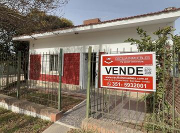Casa · 170m² · 6 Ambientes · Casa con 2 Dorm., Amplio Patio y Pileta en Venta en Bialet Massé Frente a Plaza San Martín