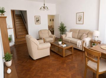 Casa · 190m² · 4 Ambientes · 1 Cochera · Venta Casa 4 Ambientes con Pileta en Lote Propio