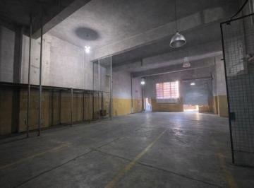 Bodega-Galpón · 1500m² · Oportunidad Única: Edificio Industrial | Listo Para Usar