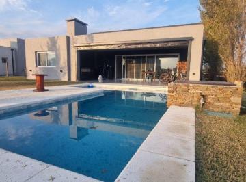 Casa de 4 ambientes, Ezeiza · Imponente Casa en Alquiler Barrio San Simon!