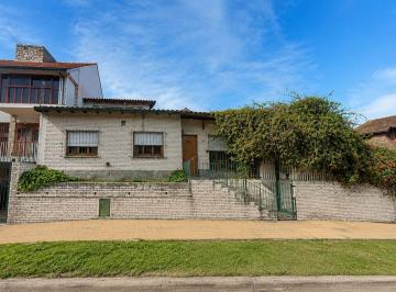 Casa · 114m² · 3 Ambientes · 1 Cochera · Casa 3 Ambientes con Cochera en Venta
