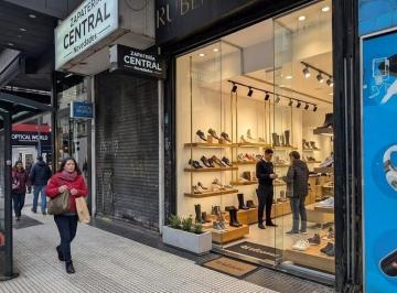 Local comercial · 120m² · 1 Ambiente · Local en Alquiler Av Santa Fe 1700