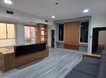 Oficina comercial · 242m² · 8 Ambientes · 1 Cochera · Oficina