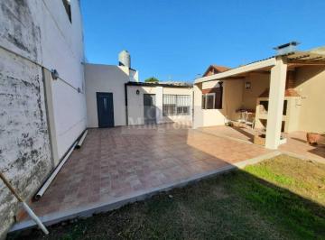 Casa de 4 ambientes, Lomas de Zamora · Casa Chalet en Venta en Lomas de Zamora, G. B. a. Zona Sur, Argentina
