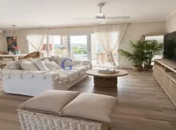 Casa · 170m² · 4 Ambientes · 5 Cocheras · Casa Chalet en Venta en San Ramón, Pilar del Este, Pilar