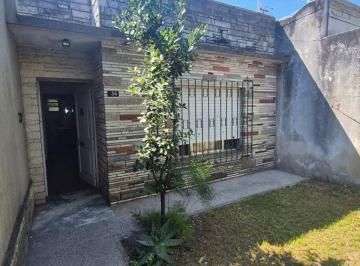 Casa · 308m² · 4 Ambientes · Casa 4 Amb. Mas Fabrica Lote 430 m Berazategui