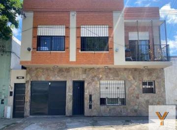 PH · 156m² · 4 Ambientes · 1 Cochera · PH en Venta - 3 Dorm. 2 Baños - 156 m² - La Plata