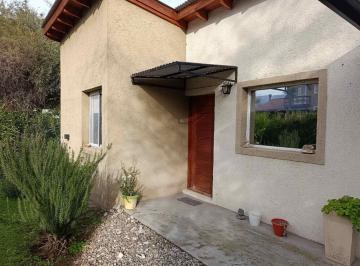 Casa · 65m² · 3 Ambientes · 1 Cochera · Casa en Alquiler en Merlo