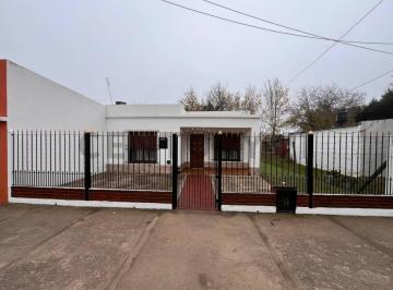 Casa · 76m² · 3 Ambientes · Casa en Venta 2 Dorm. con Jardín, Parrilla y Galpón Al Fondo - Apto Credito en Alejandro Korn
