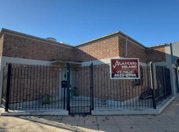 Casa · 87m² · 3 Ambientes · 1 Cochera · Casa en Lote Propio con Parrilla en Haedo