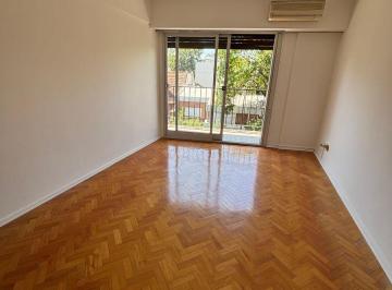 Departamento de 4 ambientes, Belgrano · Venta 4 Amb. Al Frente con Balcon Corrido + Espacio Guardacoche Cubierto.