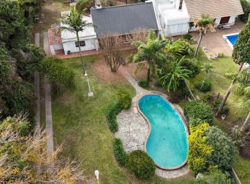 Quinta vacacional · 127m² · 1 Ambiente · Quinta con Pileta Sobre Ruta 70 Frente Al Jockey Club