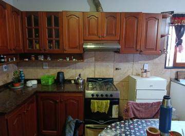 Casa de 9 ambientes, Córdoba · Casa 5 Dorm. en Venta | Barrio Escobar | Patio