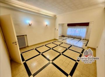 Casa de 6 ambientes, Bahía Blanca · Hermosa Casa en Venta en Macrocentro