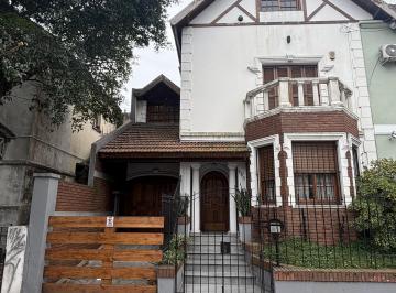 Casa · 269m² · 4 Ambientes · 1 Cochera · Casa en Parque Chacabuco