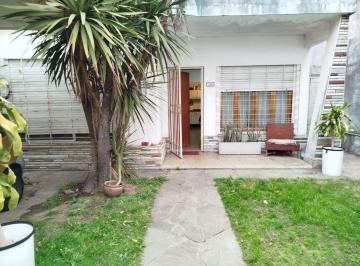 Casa · 138m² · 3 Ambientes · 2 Cocheras · Venta Casa 3 Ambientes Parque Cochera Quilmes