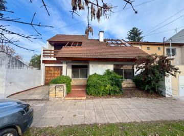Casa · 184m² · 4 Ambientes · 4 Cocheras · Venta Casa Merlo Centro 4 Ambientes Quincho Patio