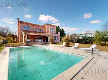 Casa · 255m² · 7 Ambientes · 4 Cocheras · Venta Casa Estancias del Pilar, 3 Dorm.
