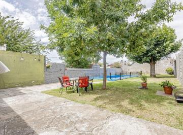 Casa · 128m² · 3 Ambientes · 2 Cocheras · Venta Casa 3amb Pileta Parrilla V Tesei