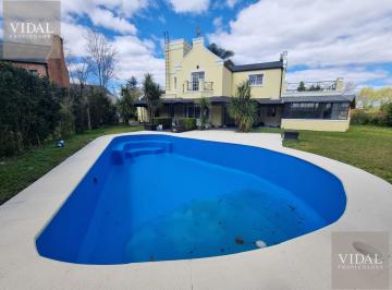 Casa · 264m² · 7 Ambientes · 8 Cocheras · Casa en Venta en Campo Grande
