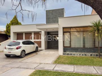 Casa · 249m² · 3 Dormitorios · 2 Cocheras · Casa en Venta en Calle Butti Al 100, San Rafael | Cumbrein