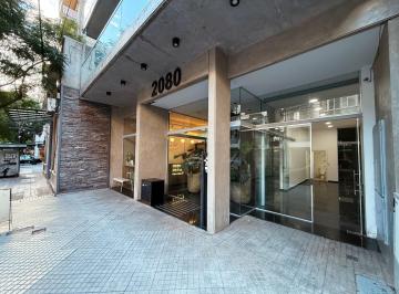 Local comercial · 30m² · San Juan 2080 - Local Comercial Vidriado Al Frente de 30 m² Patio en Alquiler - Centro, Rosario