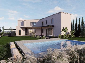 Casa · 204m² · 6 Ambientes · 2 Cocheras · Casa en Laguna Grande Oportunidad - Lote Interno Espectacular Entrega Marzo/abril