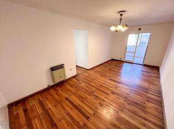 Departamento · 77m² · 4 Ambientes · Alquiler Departamento Tres Dorm.. Zeballos Al 1400.