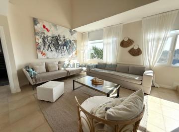 Departamento · 200m² · 6 Ambientes · 1 Cochera · Venta Duplex con Vista Al Mar en Carilo - Ref