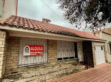 Casa · 120m² · 2 Dormitorios · 1 Cochera · Casa en Alquiler