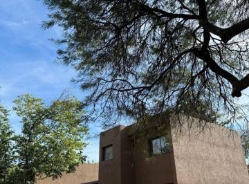 Casa de 4 ambientes, Villa Allende · Casas en Venta o Alquiler en Complejo Cerrado Sobre Av Argentina