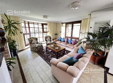 Casa · 1200m² · 6 Dormitorios · Casa en Venta