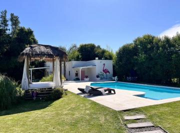 Casa · 200m² · 9 Ambientes · 7 Cocheras · Casa en Venta en Cardales
