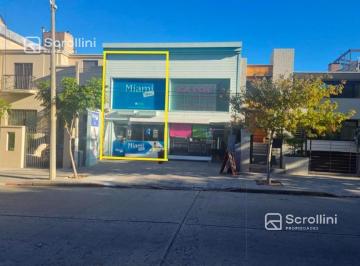 Local comercial · 210m² · Local en Venta con Renta Actual