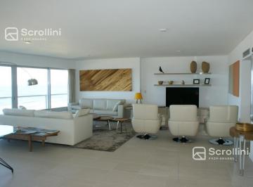 Departamento · 4 Dormitorios · 3 Cocheras · Departamento en Venta