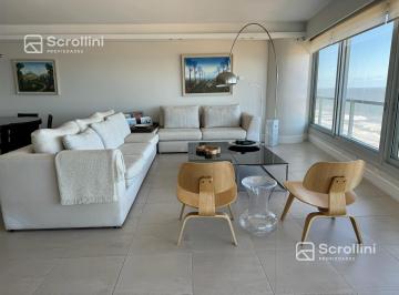 Departamento · 205m² · 3 Dormitorios · 2 Cocheras · Departamento en Playa Brava