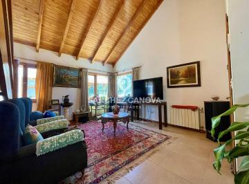 Casa · 76m² · 4 Ambientes · 1 Cochera · Casa Chalet en Venta en Las Marías, Bariloche, Patagonia