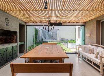 Casa · 181m² · 6 Ambientes · 1 Cochera · Casa en La Horqueta