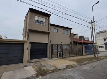 Casa · 85m² · 6 Ambientes · 3 Cocheras · Venta Casa 6 Ambientes Multifamiliar