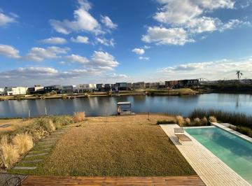 Casa · 239m² · 6 Ambientes · 4 Cocheras · Casa Al Agua en Acacias, Puertos del Lago - Escobar